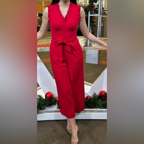 NWT CALVIN KLEIN Ruffle Shoulder V-neck Jumpsuit Size 8 - Picture 4 of 4